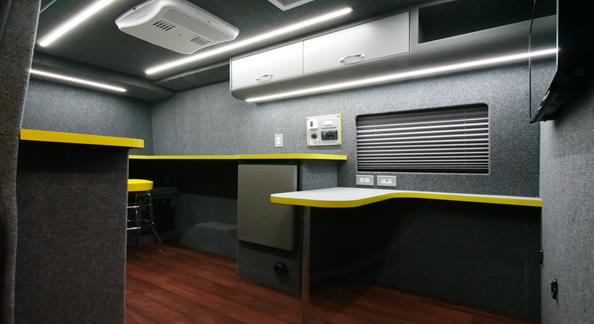≋ MOBILE OFFICE - custom interior conversion